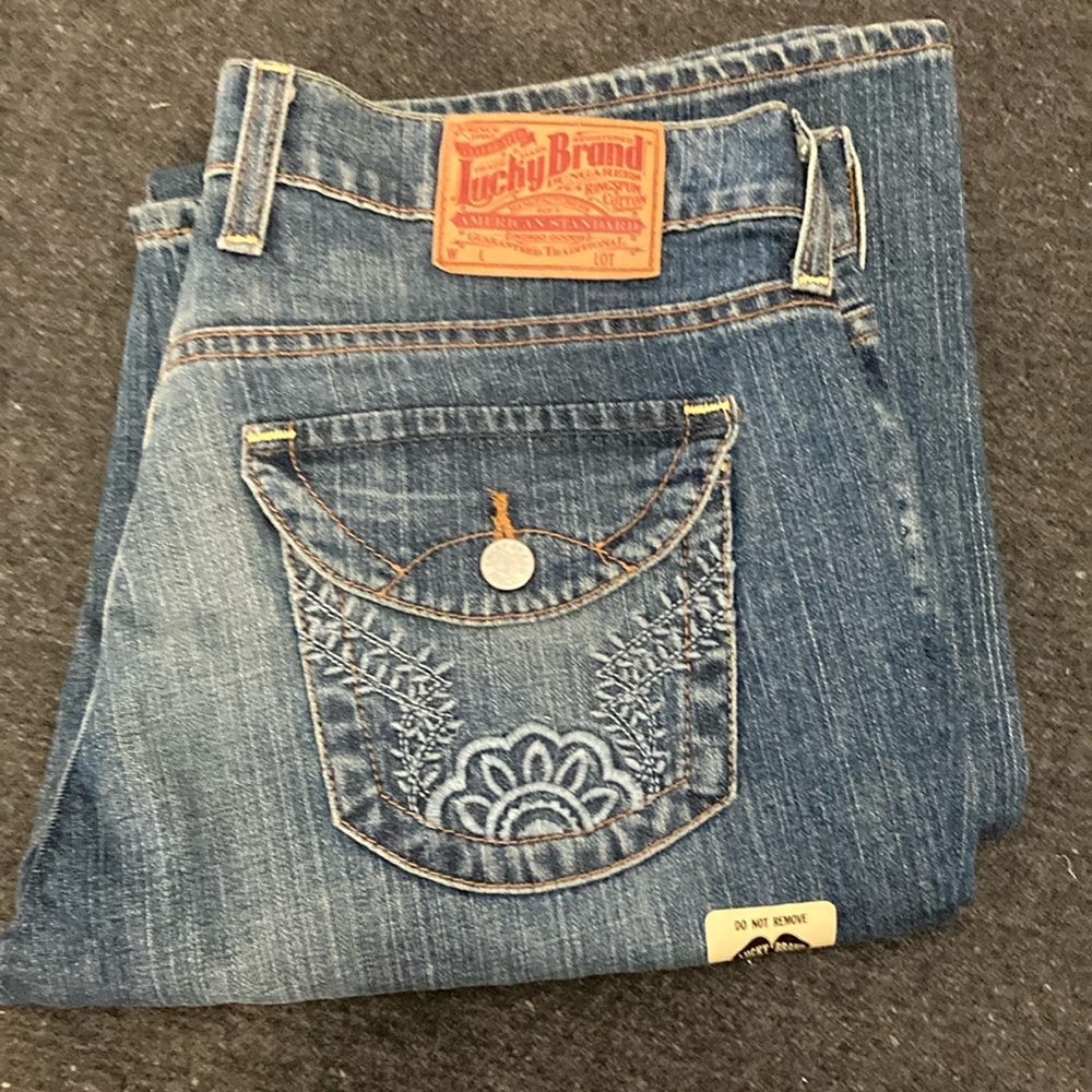 Women’s lucky jeans NWT